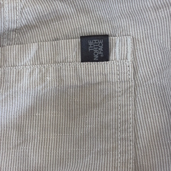 The North Face Khaki Pinstriped Linen Shorts Size 10 Regular - Picture 3 of 13